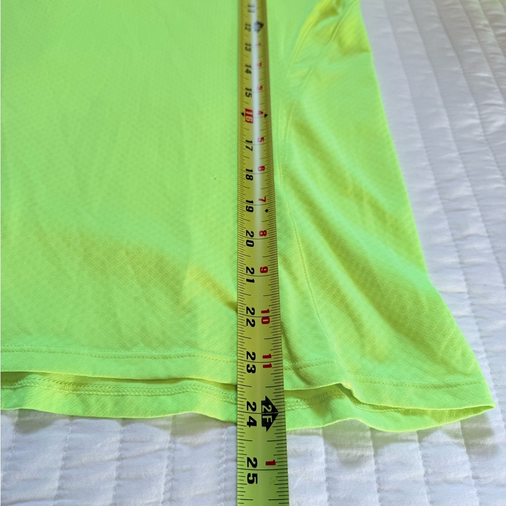 Under Armour Women’s Neon Green Semi-Fitted Heat Gear 1/4 Zip Long Sleeve Sz S - Picture 8 of 11